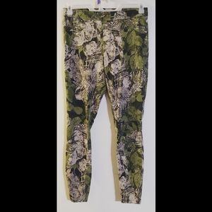 Women's Utopia by HUE Floral Palm Print Denim Leggings